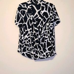 Beautiful black and white blouse!